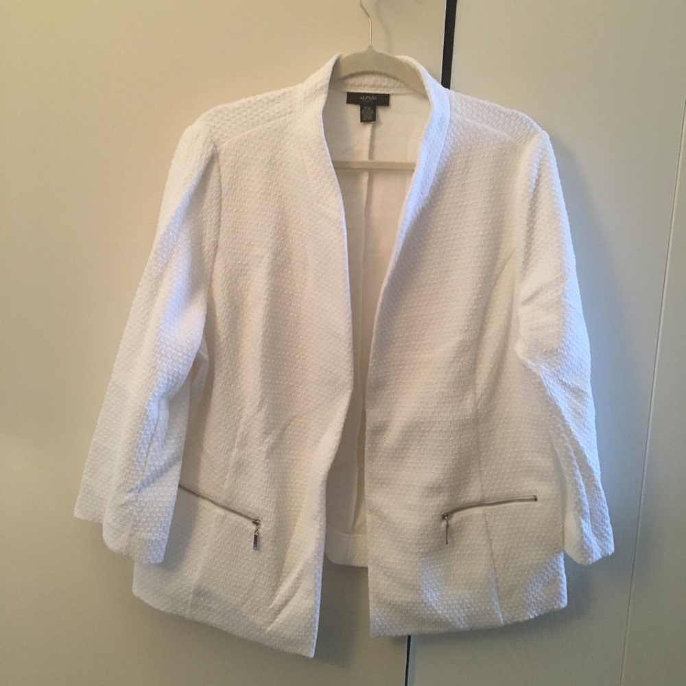 Alfani white textured jacket